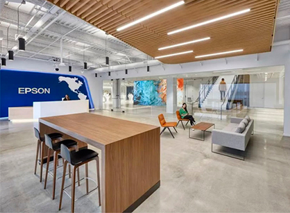 具有越发统一的动态墙面设计手法的办公室装修设计空间是怎样打造的——Epson